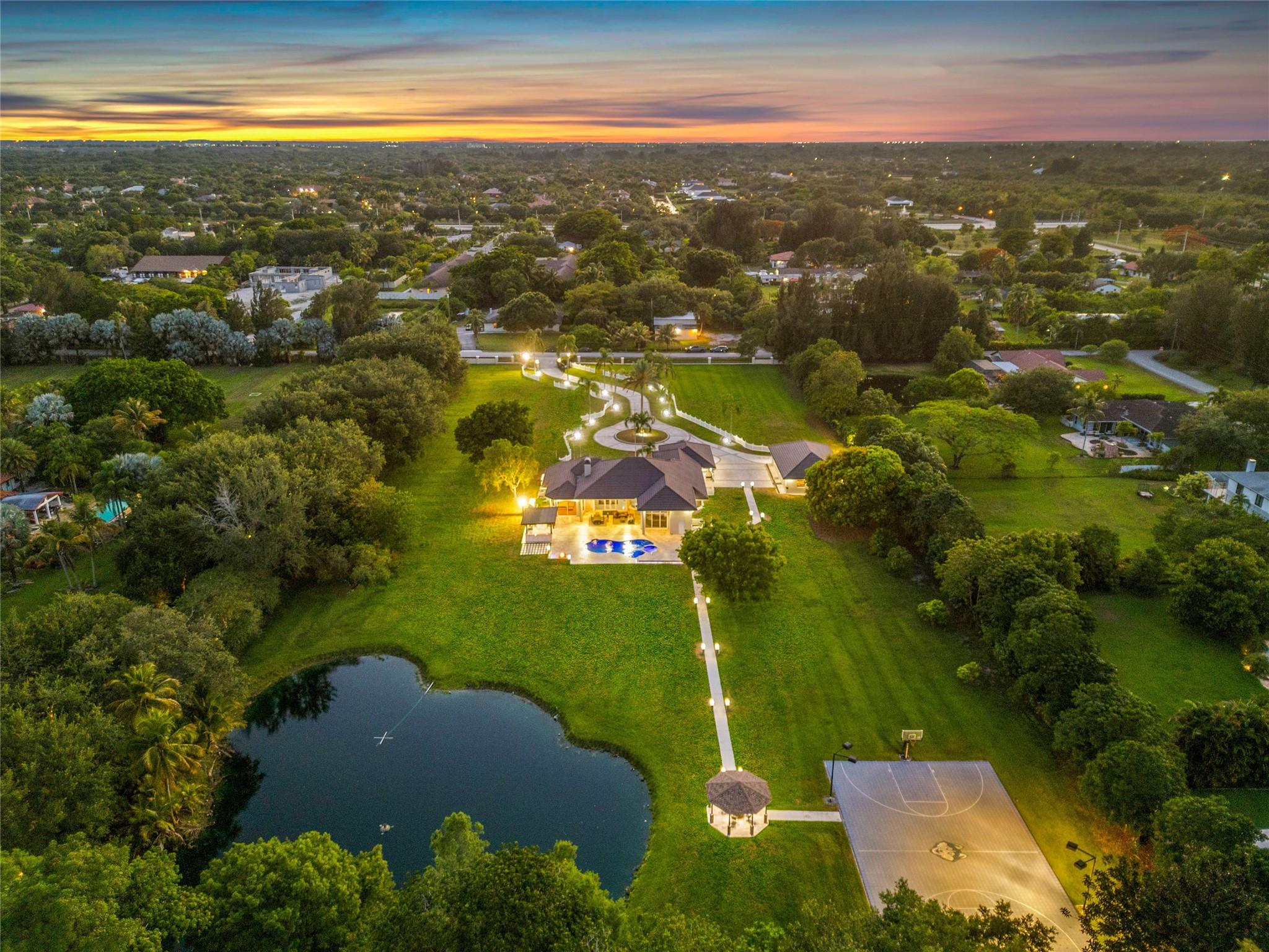 FLAMINGO GROVES - Residential