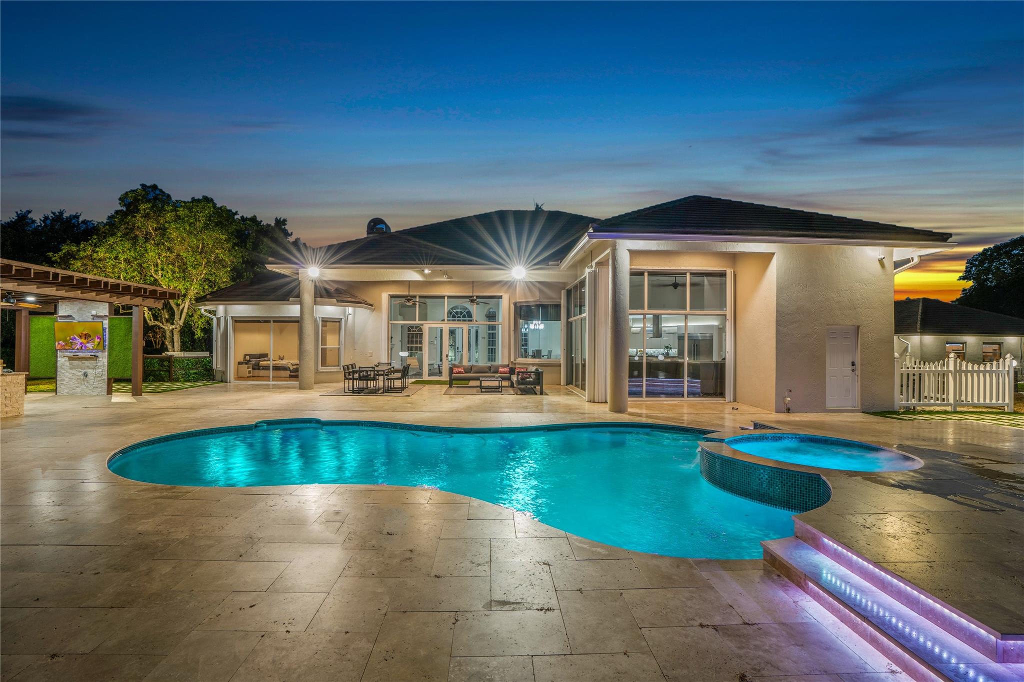 FLAMINGO GROVES - Residential