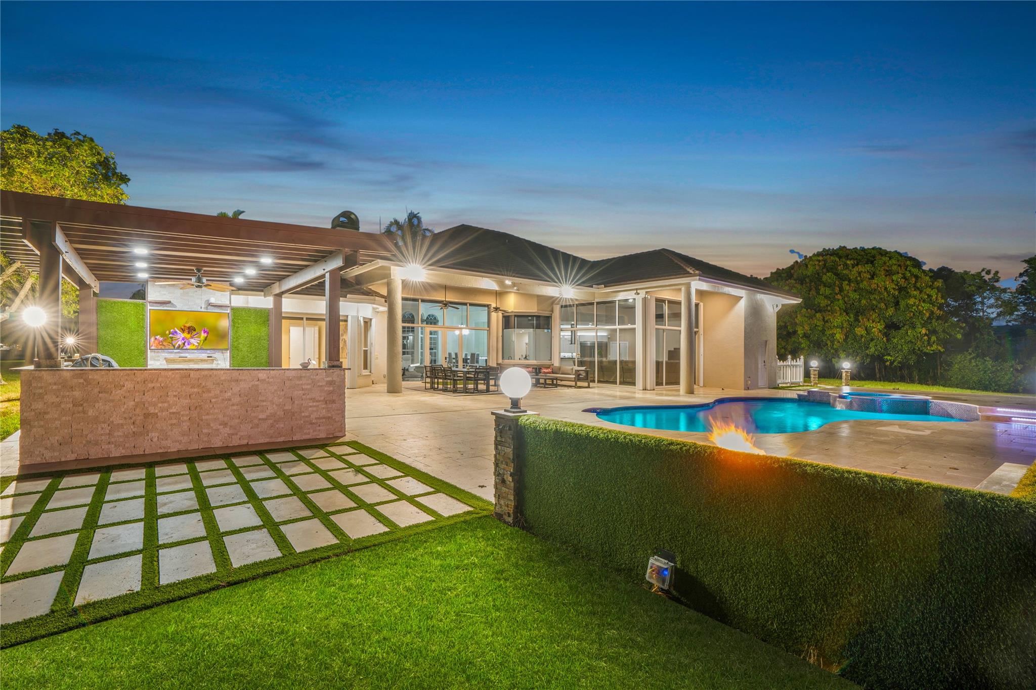 FLAMINGO GROVES - Residential