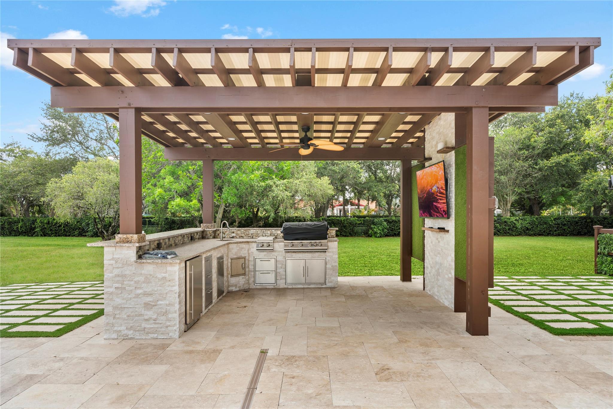 FLAMINGO GROVES - Residential