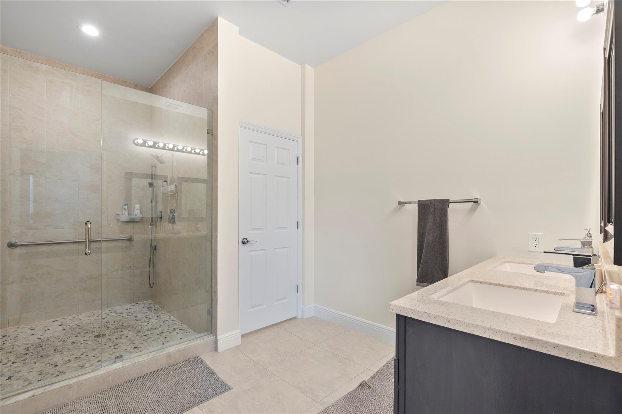 FLAMINGO GROVES - Residential