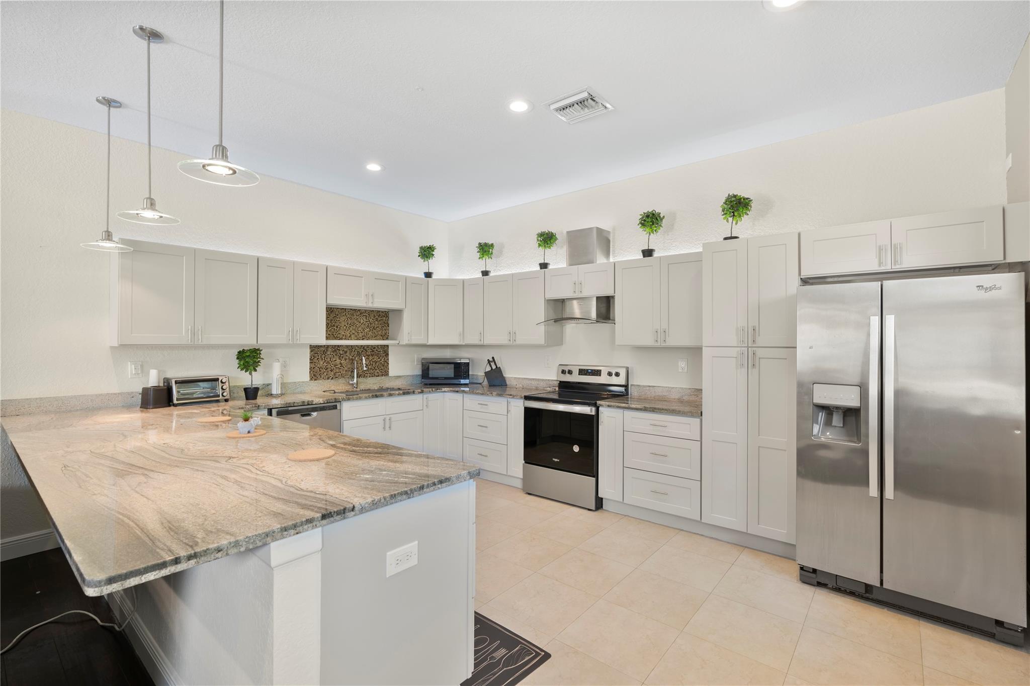 FLAMINGO GROVES - Residential