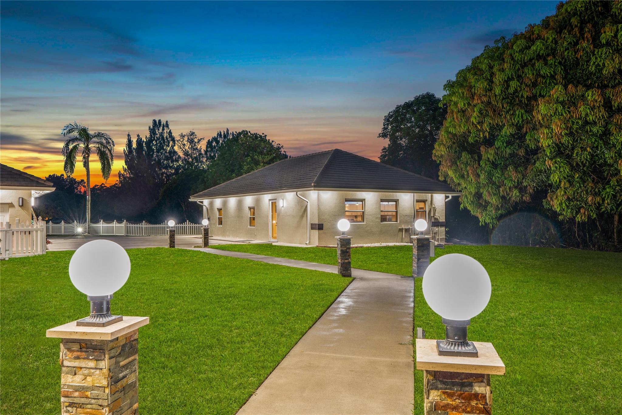 FLAMINGO GROVES - Residential