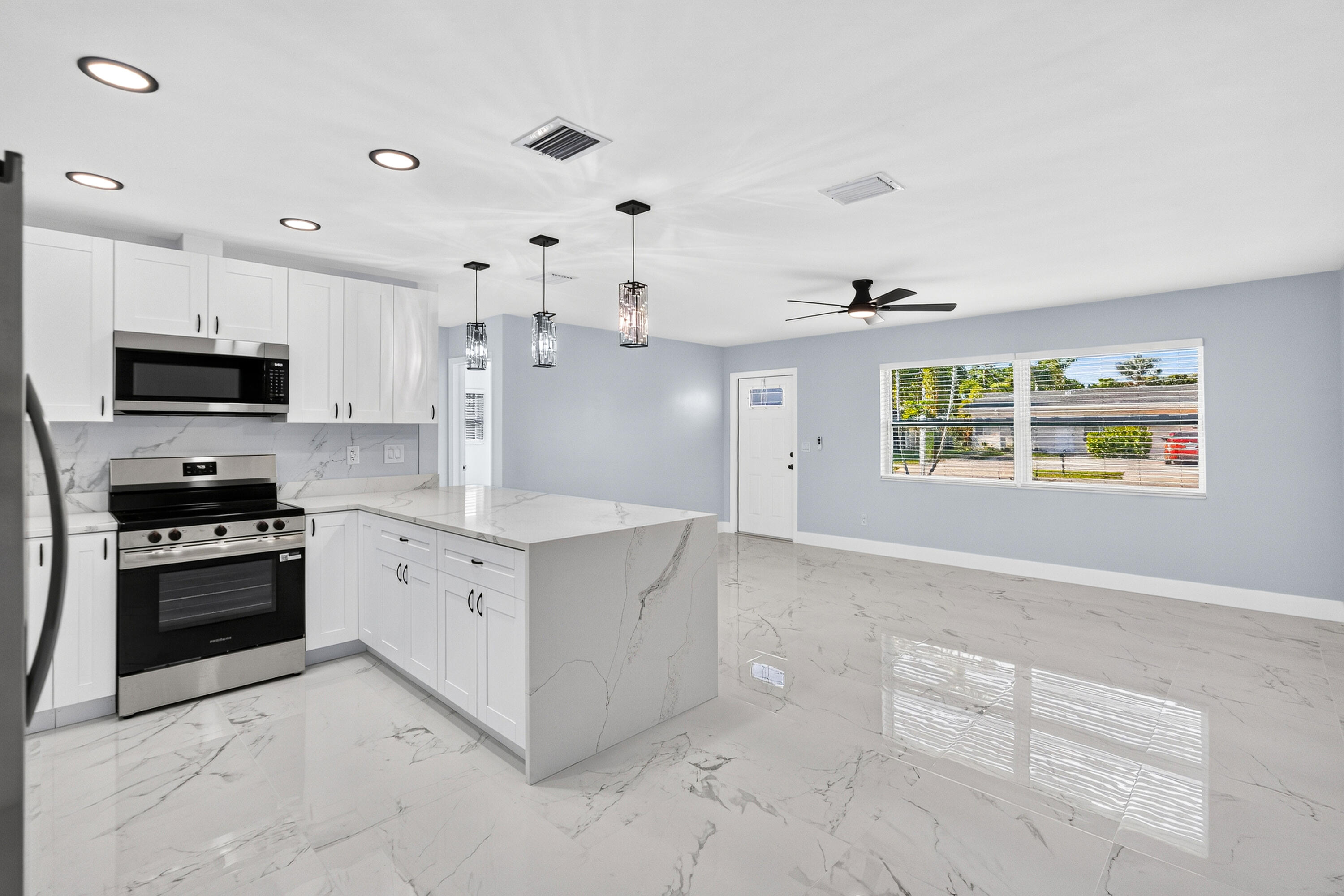 Photo 1 of 11 — 1531 NE 33rd Street, Pompano Beach, FL 33064