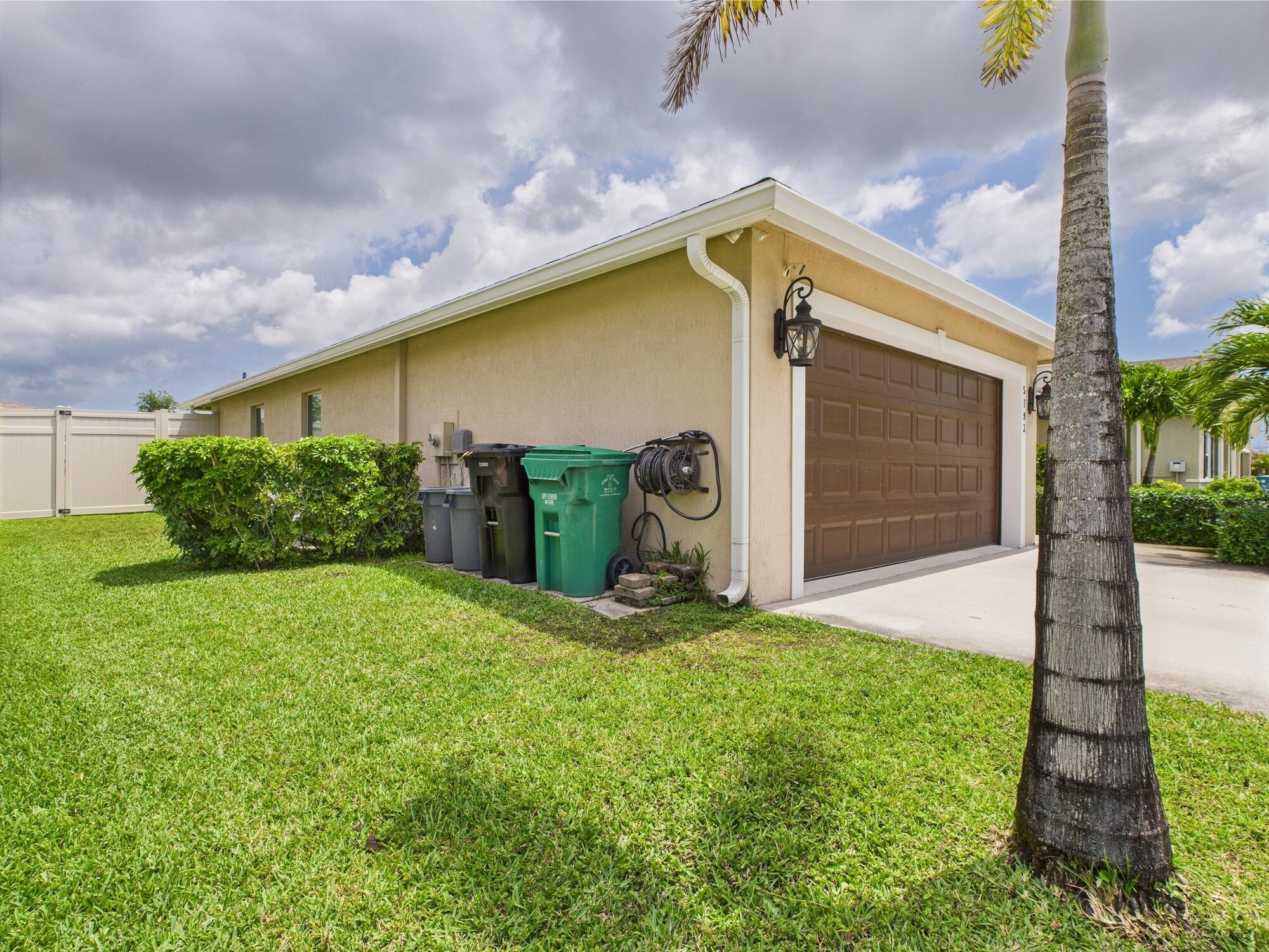 PORT ST LUCIE SECTION 44 - Residential