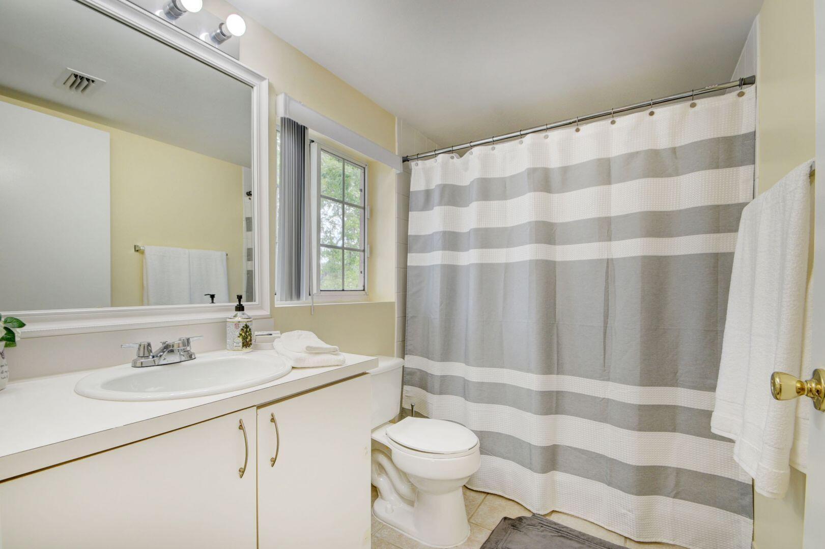 GRAND VIEW AT CRESTWOOD CONDO - Residential Lease