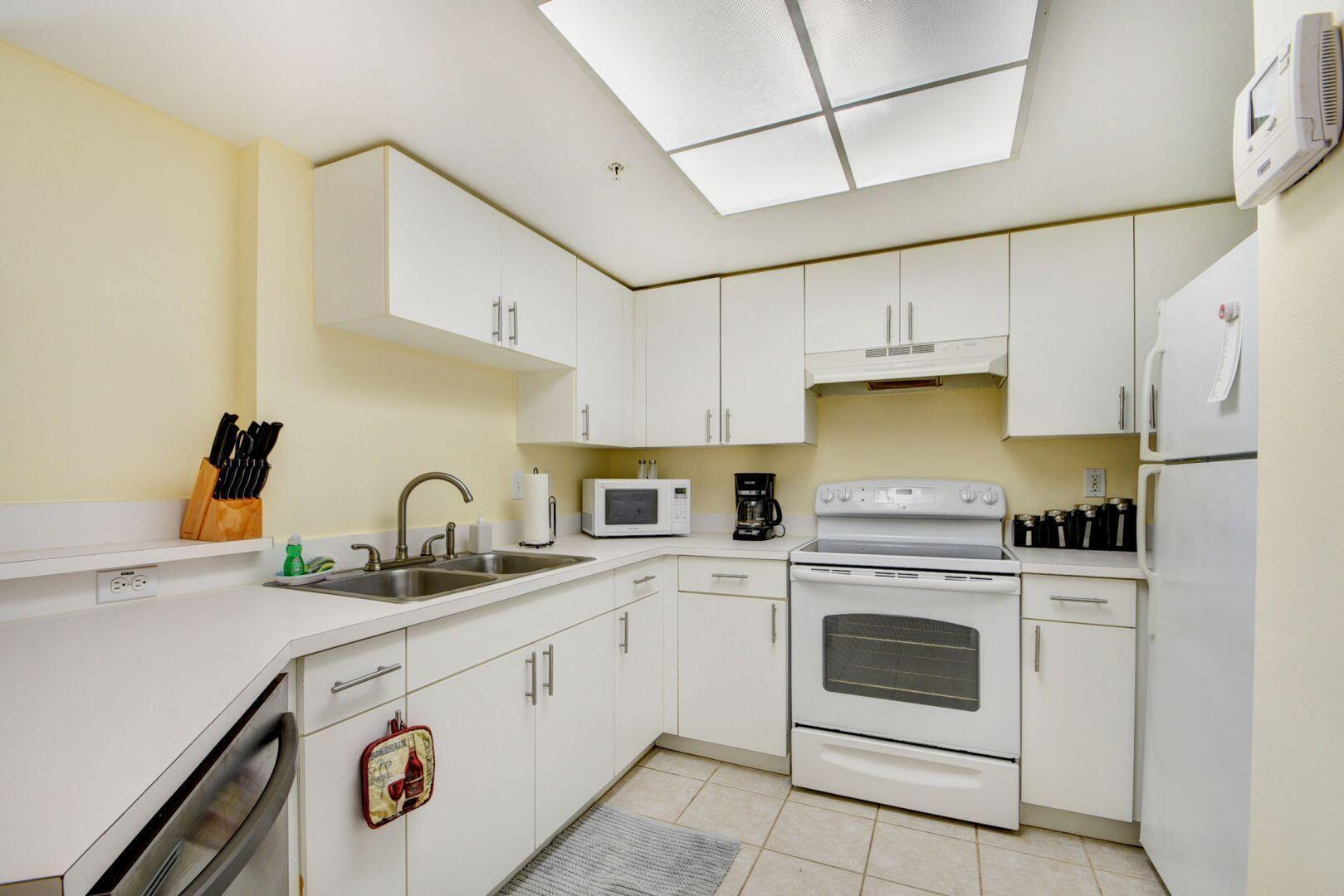 GRAND VIEW AT CRESTWOOD CONDO - Residential Lease
