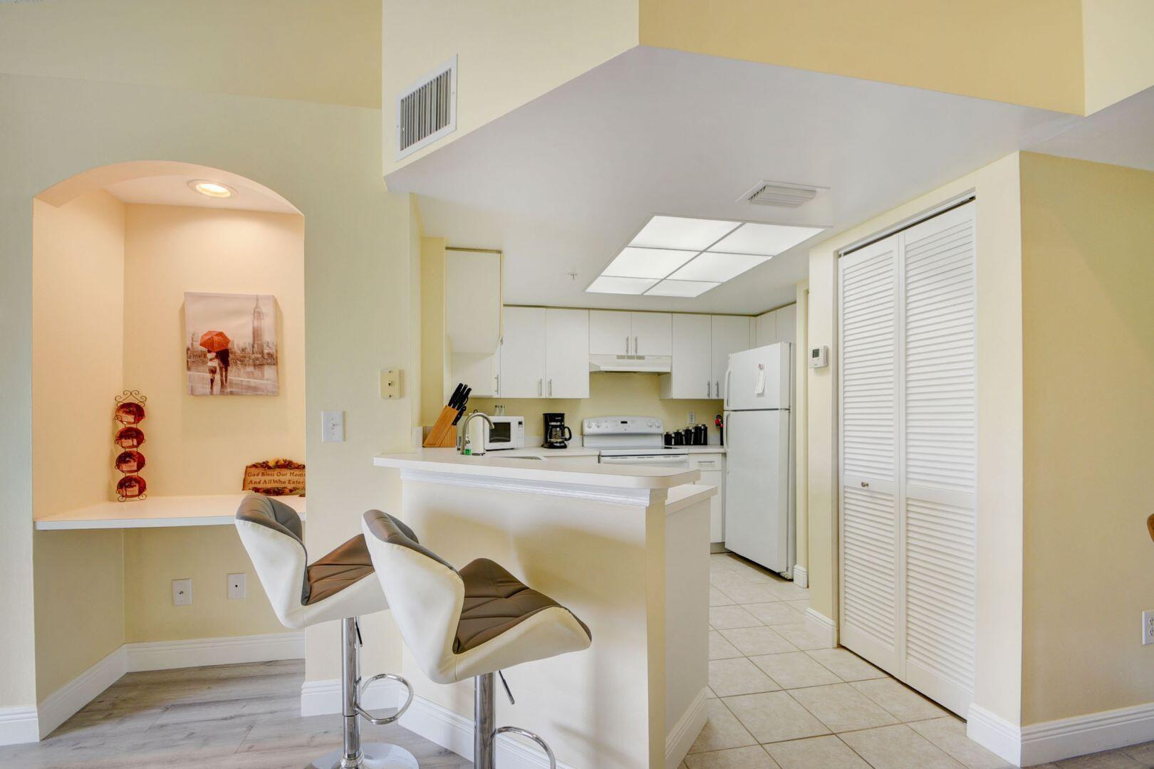 GRAND VIEW AT CRESTWOOD CONDO - Residential Lease