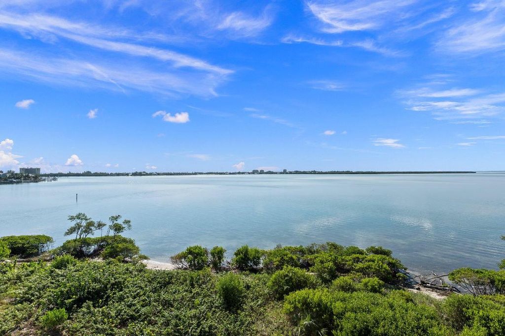 Photo of 22 Harbour Isle Drive W #Ph02, Hutchinson Island, FL 34949 (MLS # R11154467)