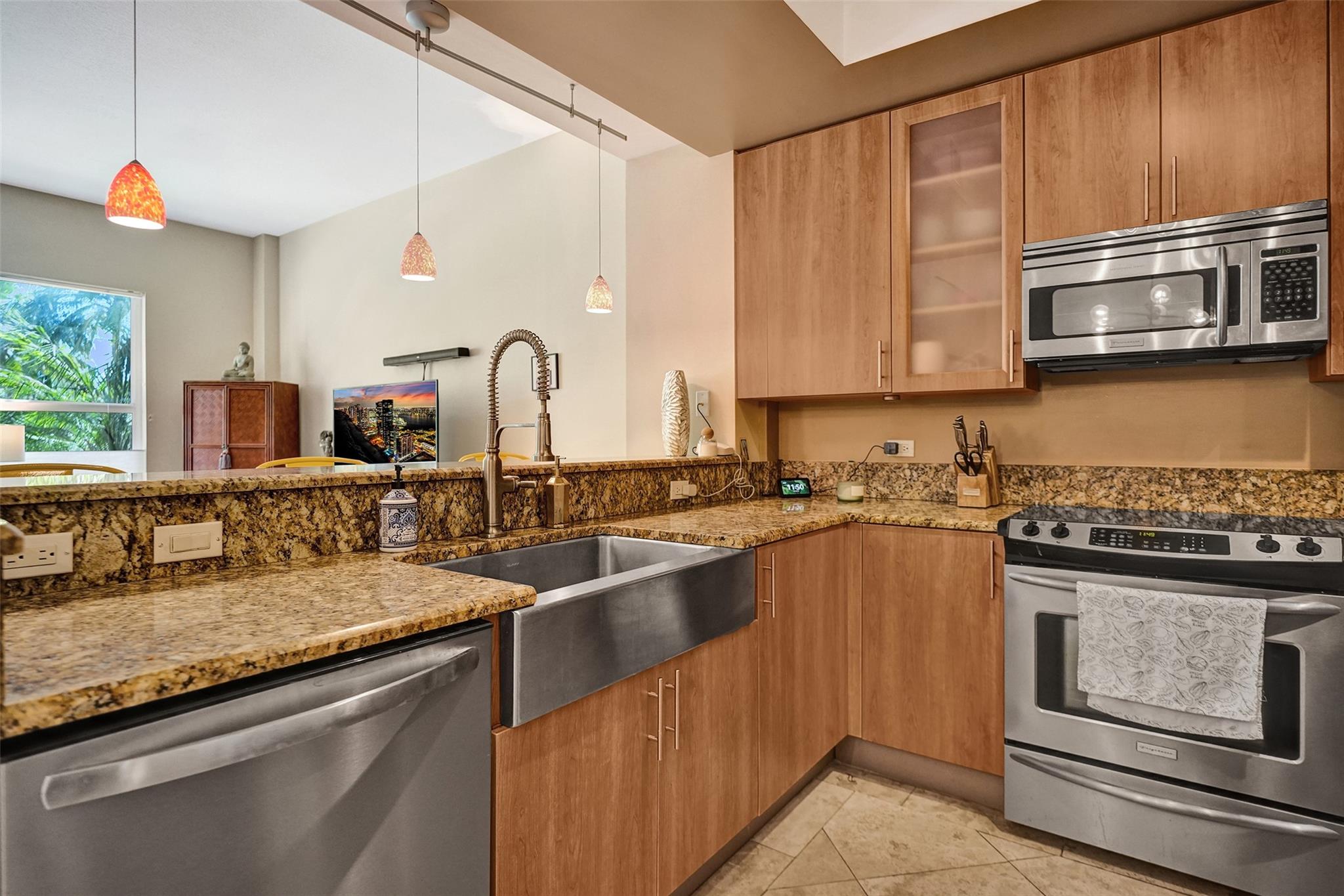 2601 NE 14th Ave 104