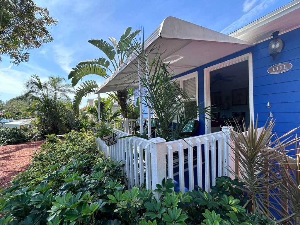 Photo of 1111 N K Street, Lake Worth Beach, FL 33460 (MLS # R11066361)