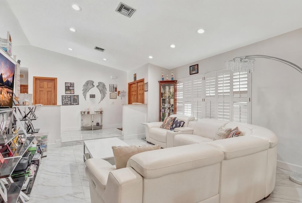 CYPRESS RUN - Residential