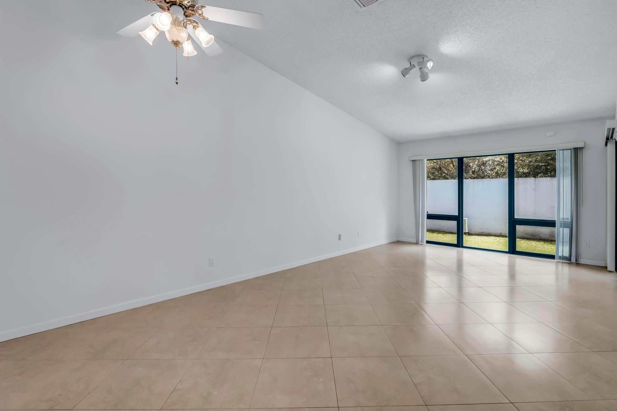 Woodland Lakes - Residential