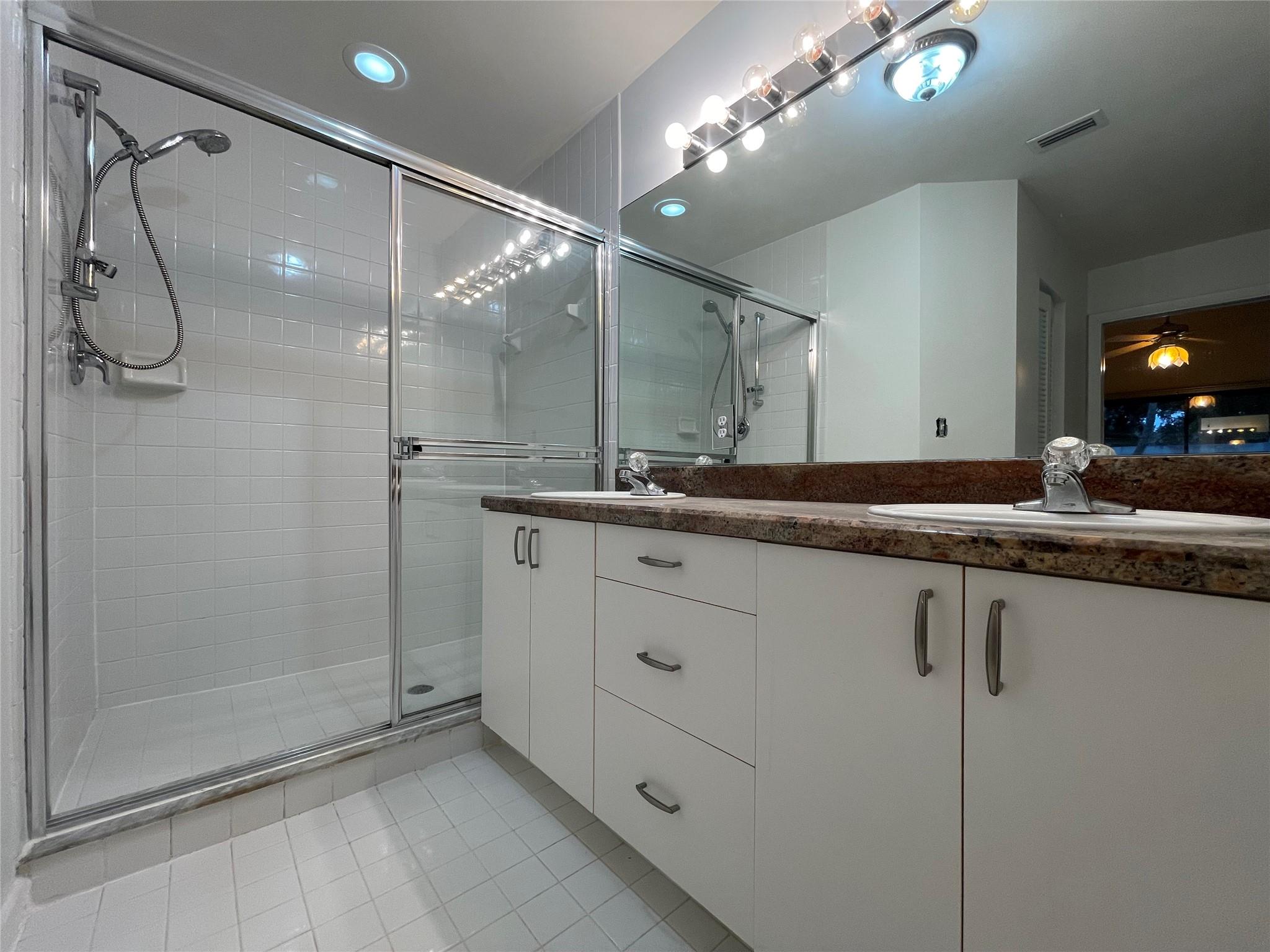 Woodland Lakes - Residential