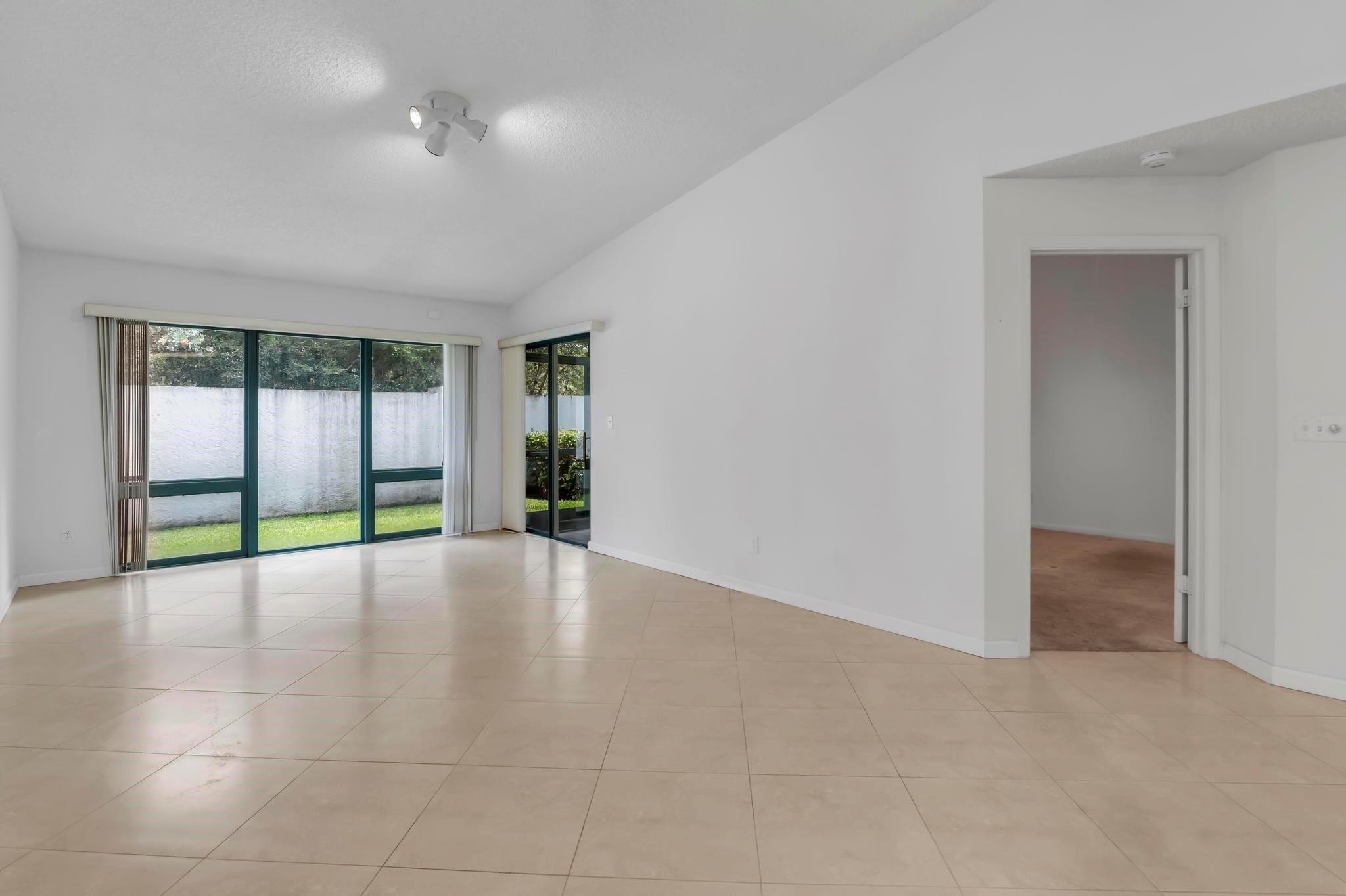 Woodland Lakes - Residential