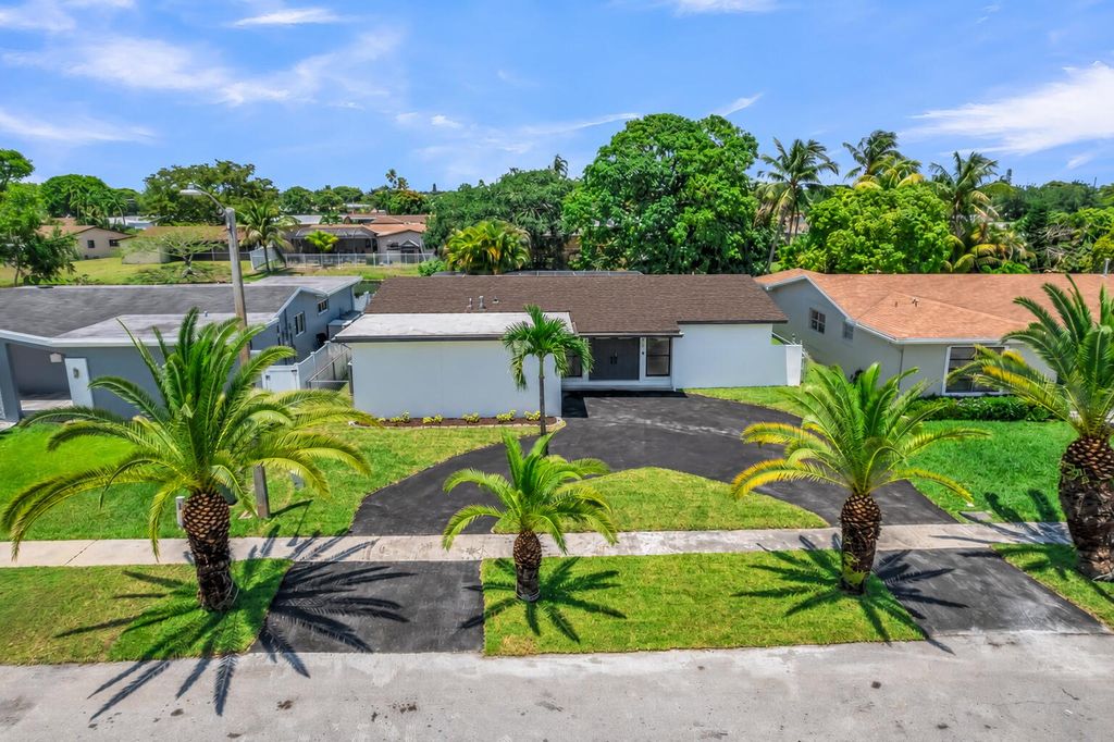 Photo of 9351 NW 20th Place, Sunrise, FL 33322 (MLS # B26031586)