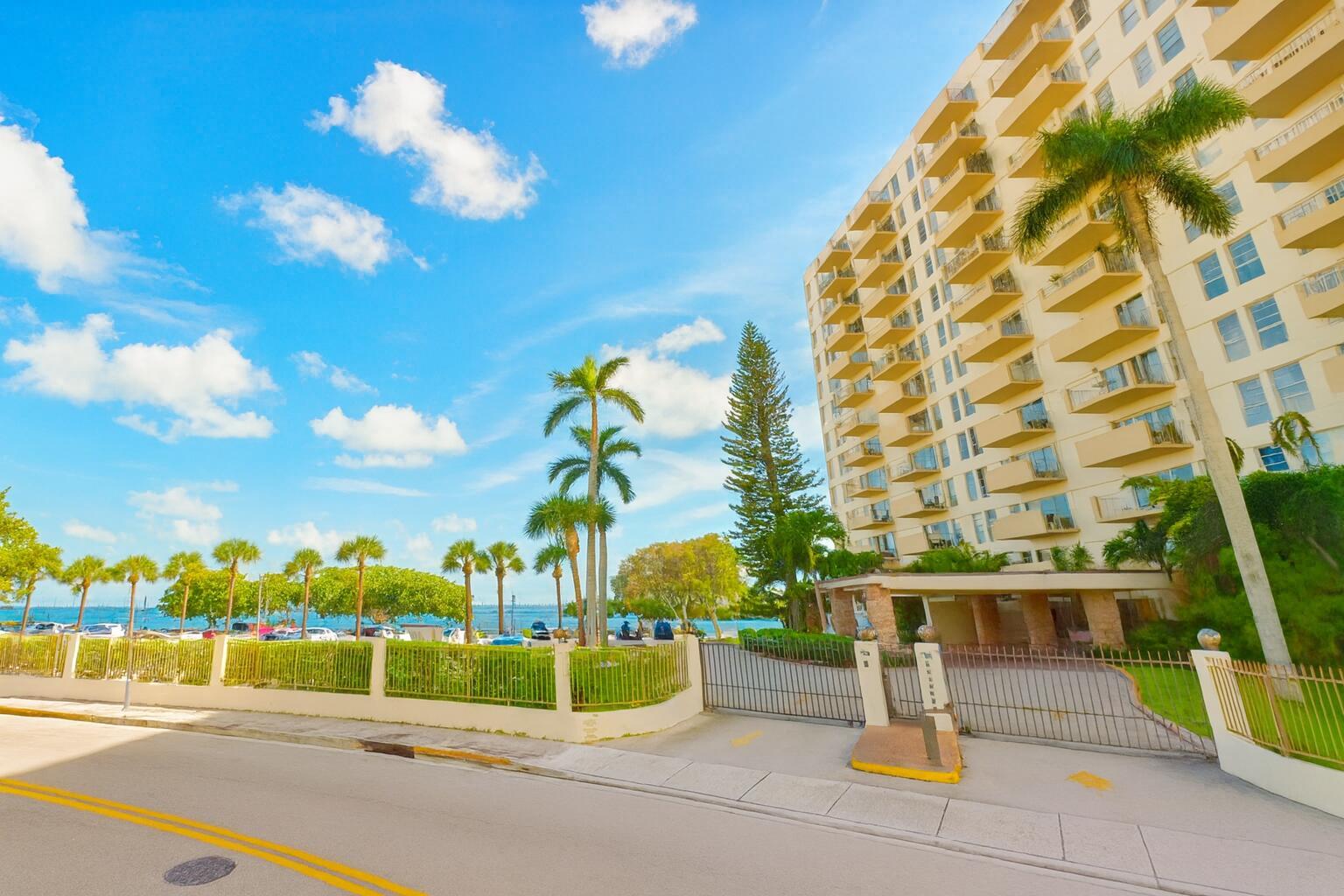 CLIPPER CONDO NO 1 - Residential Lease