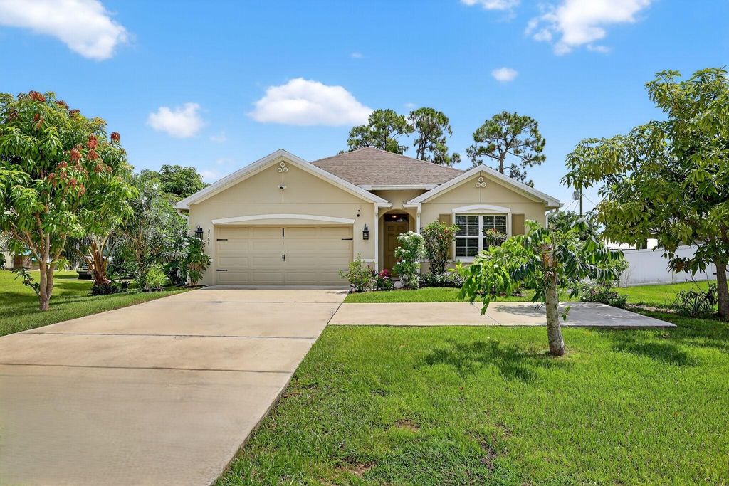 Photo of 2169 SW Savage Boulevard, Port Saint Lucie, FL 34953 (MLS # R11109107)
