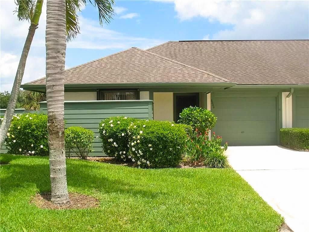 Photo of 6886 SE Bunker Hill Drive, Hobe Sound, FL 33455 (MLS # R10960044)