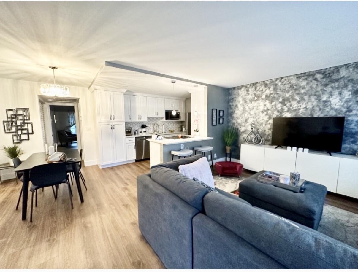 1044 Cambridge C