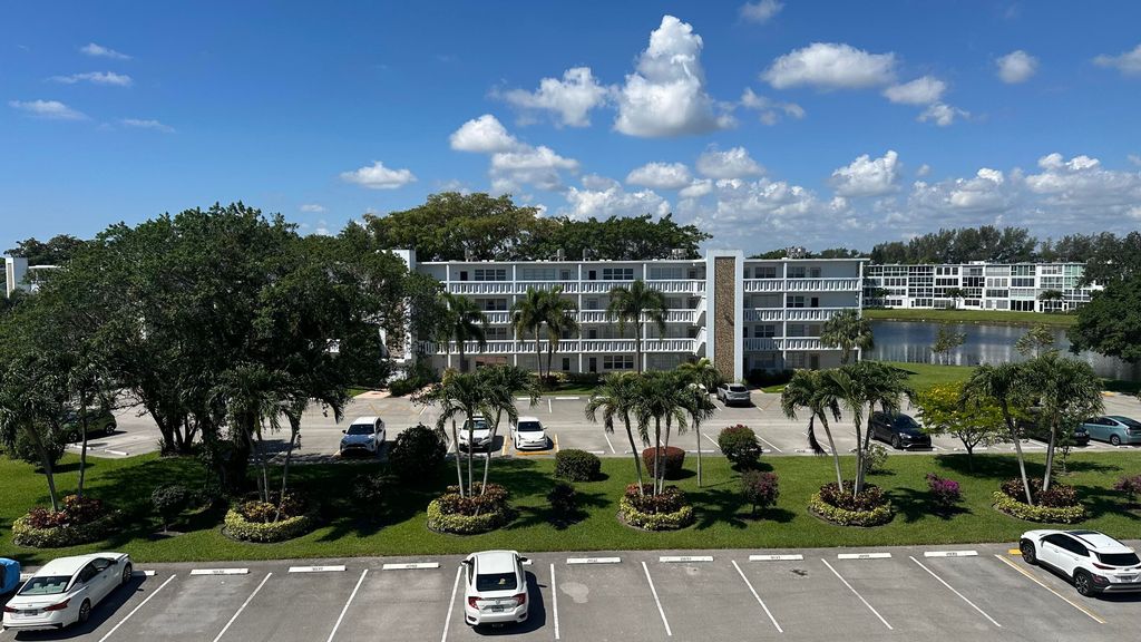 Photo of 1044 Cambridge C, Deerfield Beach, FL 33442 (MLS # B26030362)
