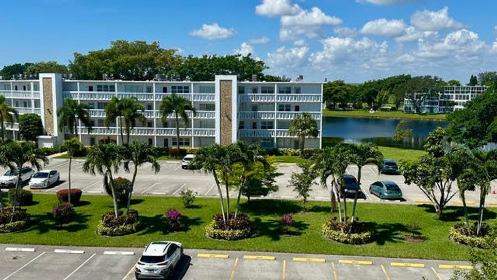 Photo of 1044 Cambridge C, Deerfield Beach, FL 33442 (MLS # B26030362)