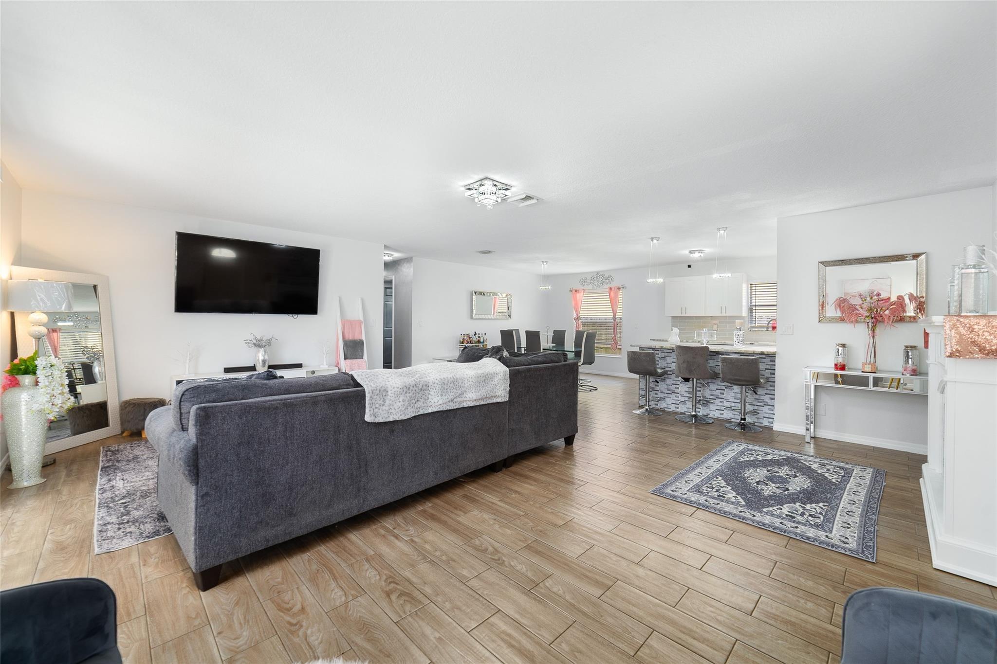 317 Swain Blvd