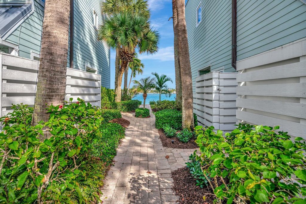 Photo of 19950 Scrimshaw Way, Jupiter, FL 33469 (MLS # R11041266)