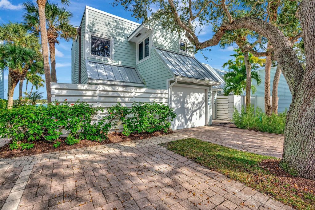 Photo of 19950 Scrimshaw Way, Jupiter, FL 33469 (MLS # R11041266)