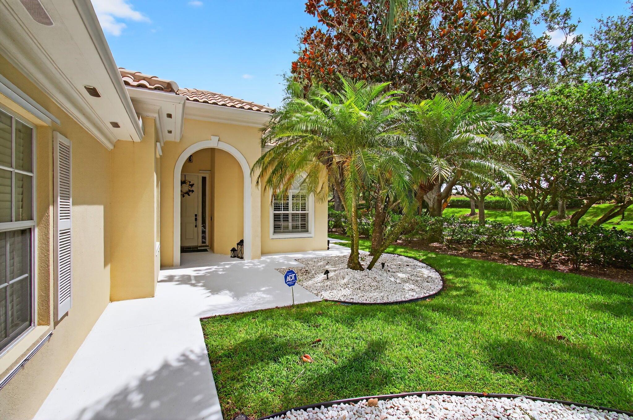 8015 Laborie Lane