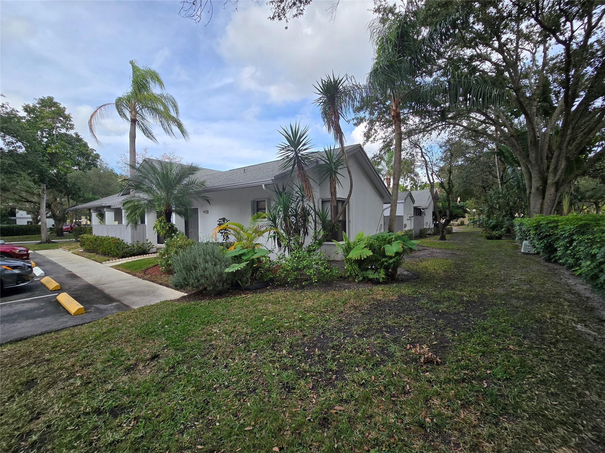 4455 Carambola Cir 2609