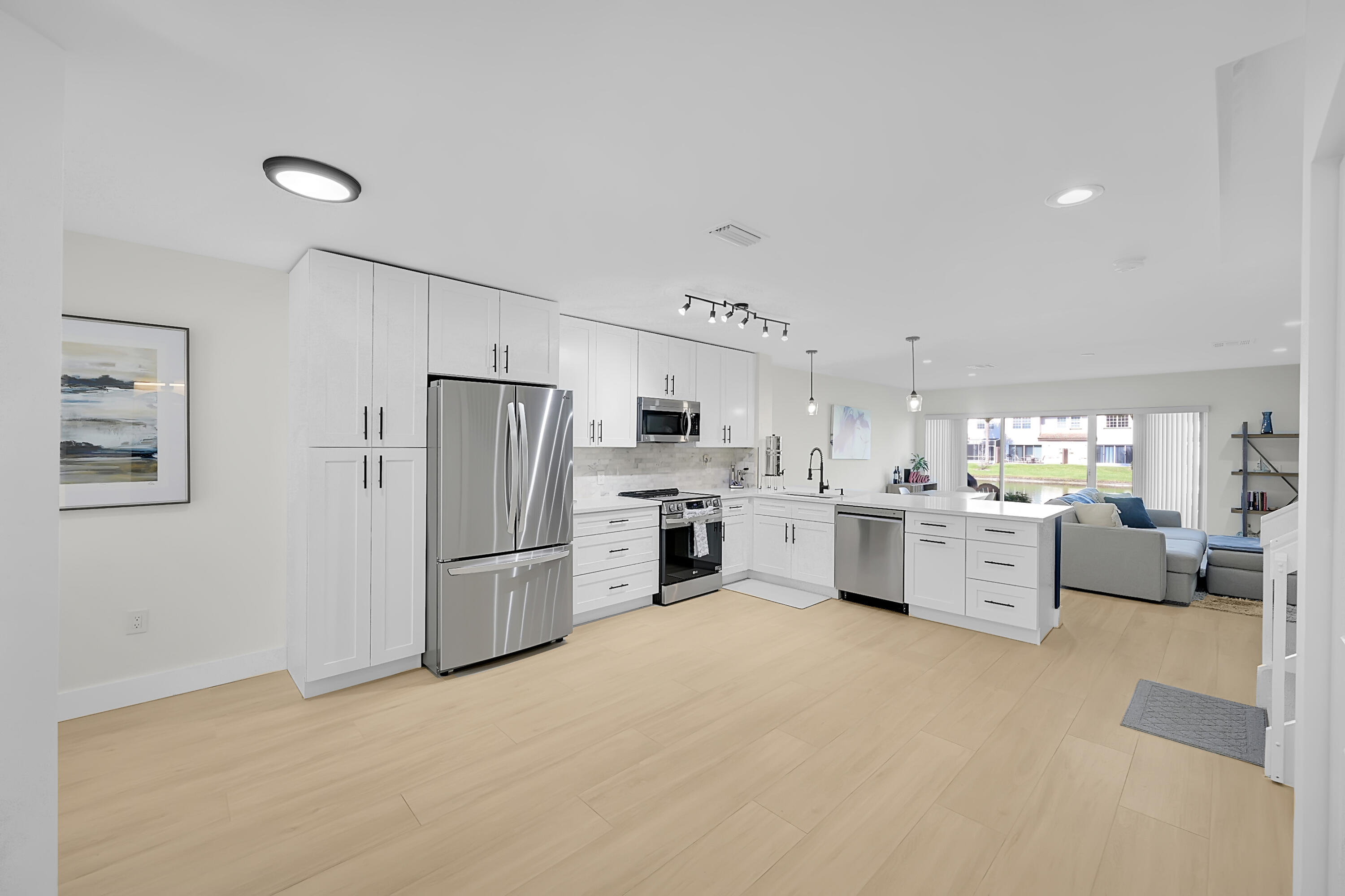 PLEASANT LAKES - Residential