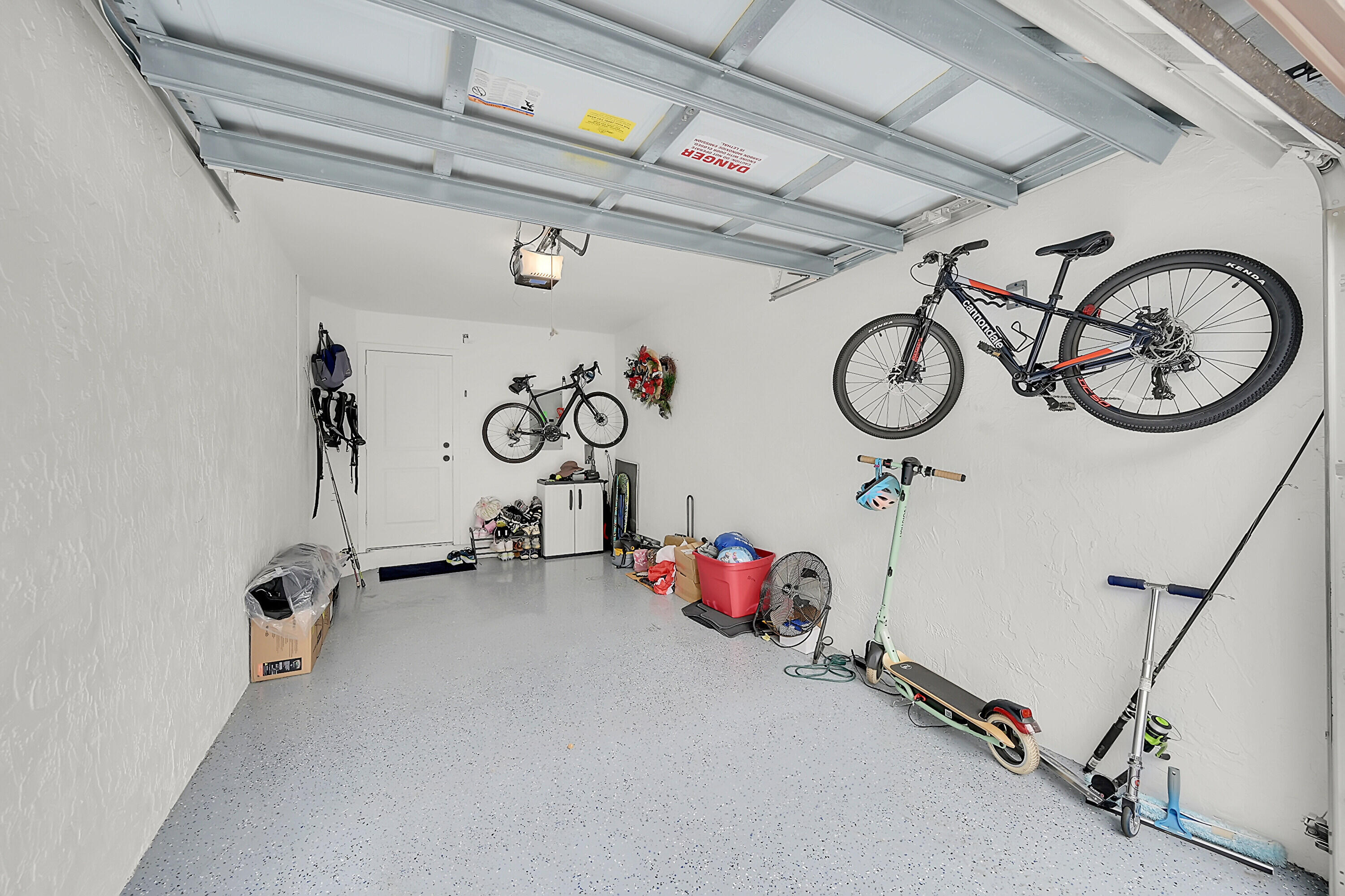 PLEASANT LAKES - Residential