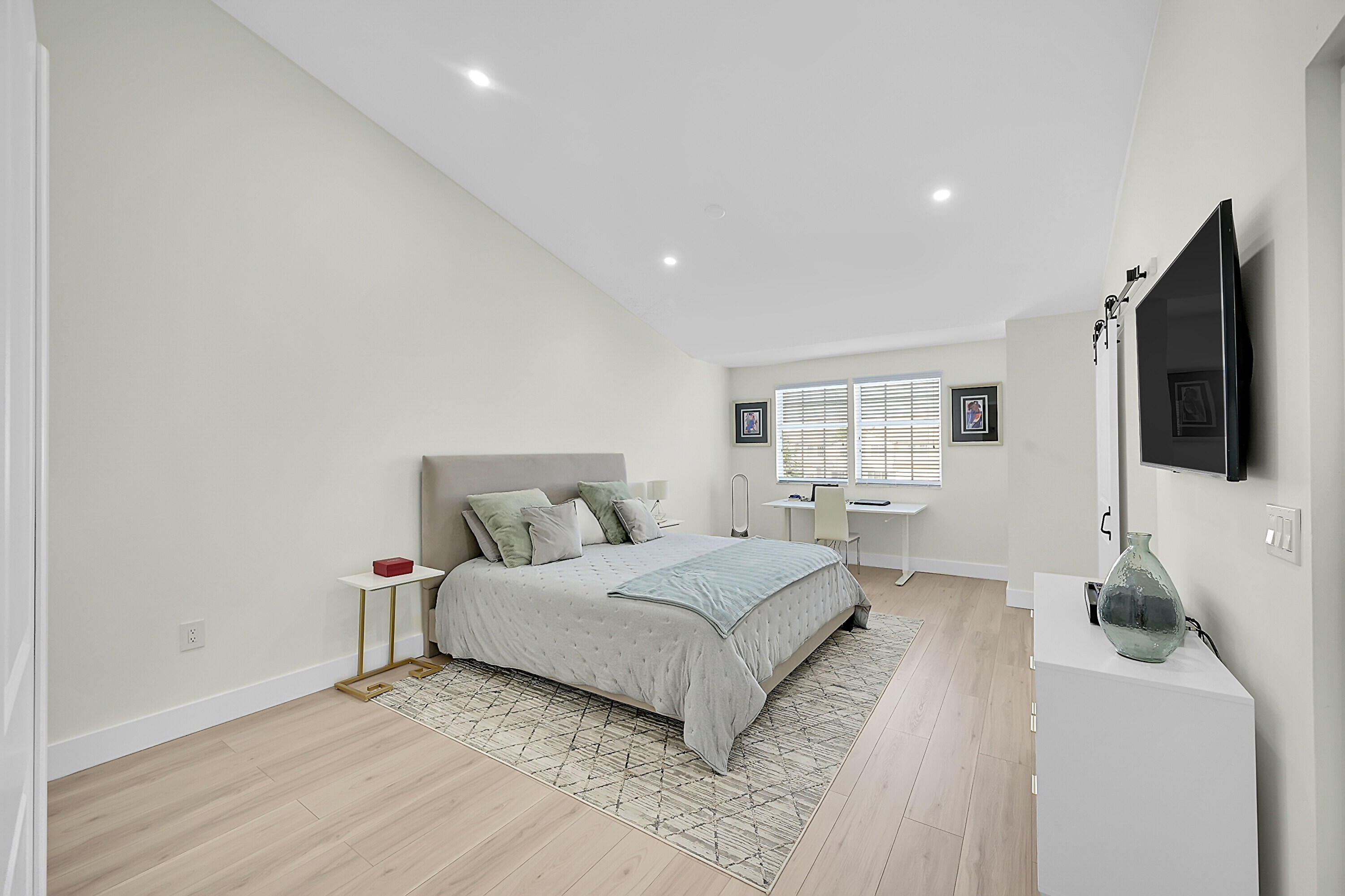 PLEASANT LAKES - Residential