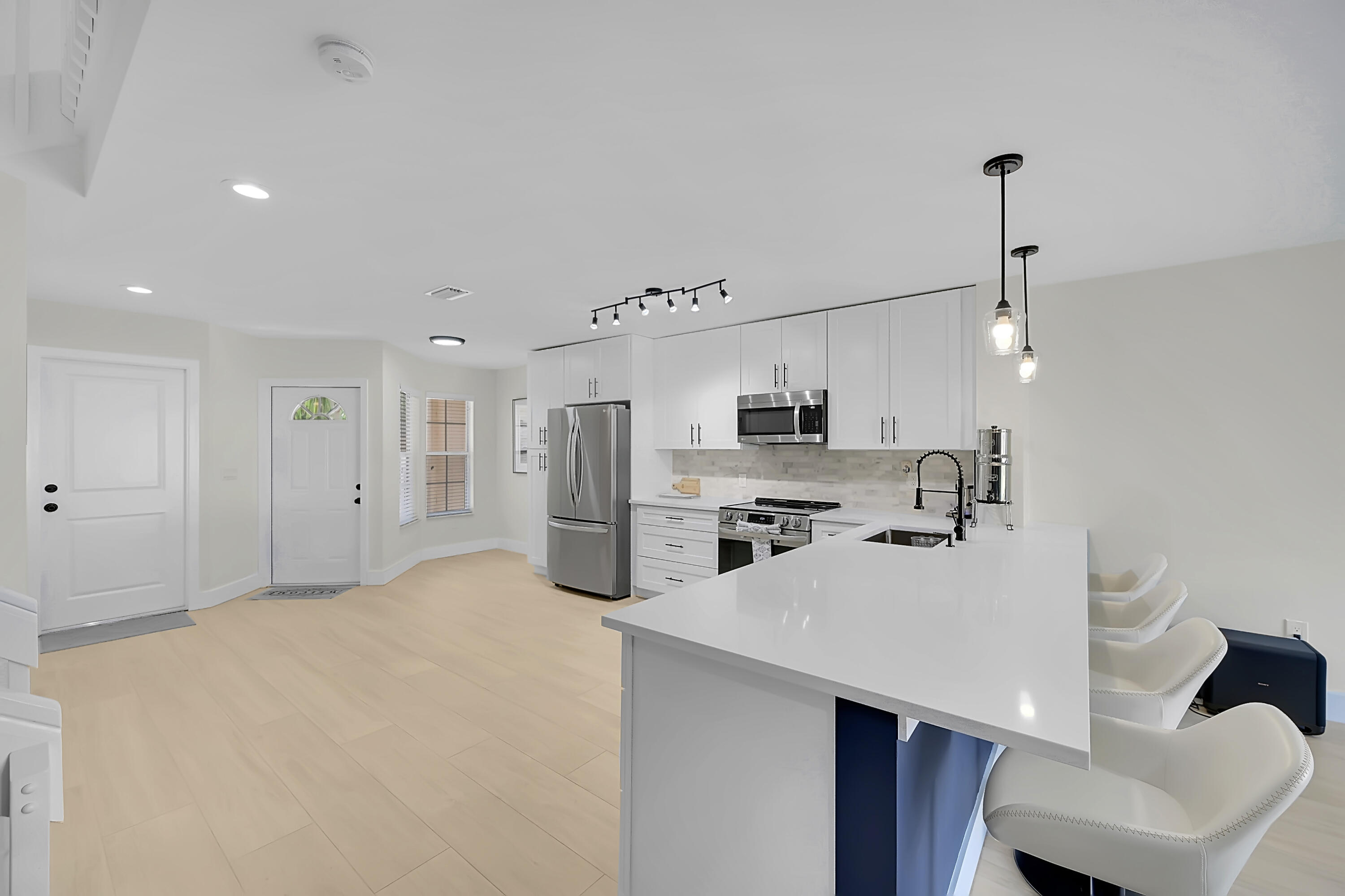 PLEASANT LAKES - Residential