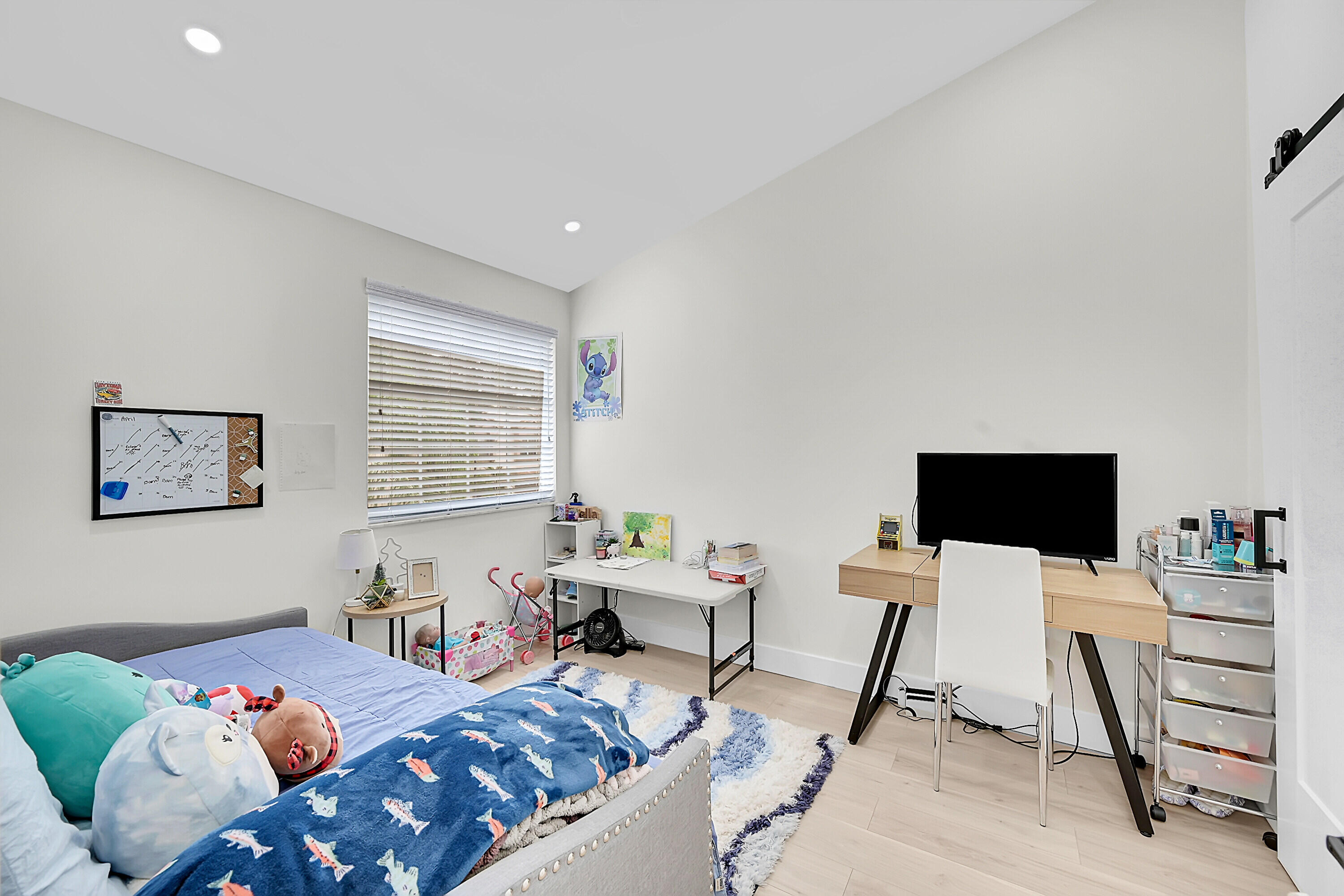 PLEASANT LAKES - Residential