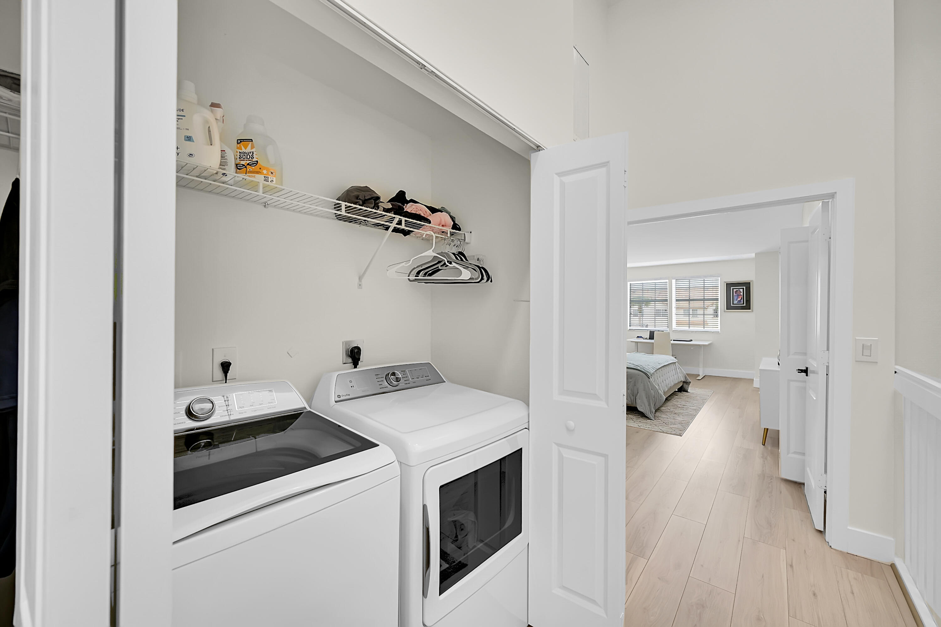 PLEASANT LAKES - Residential