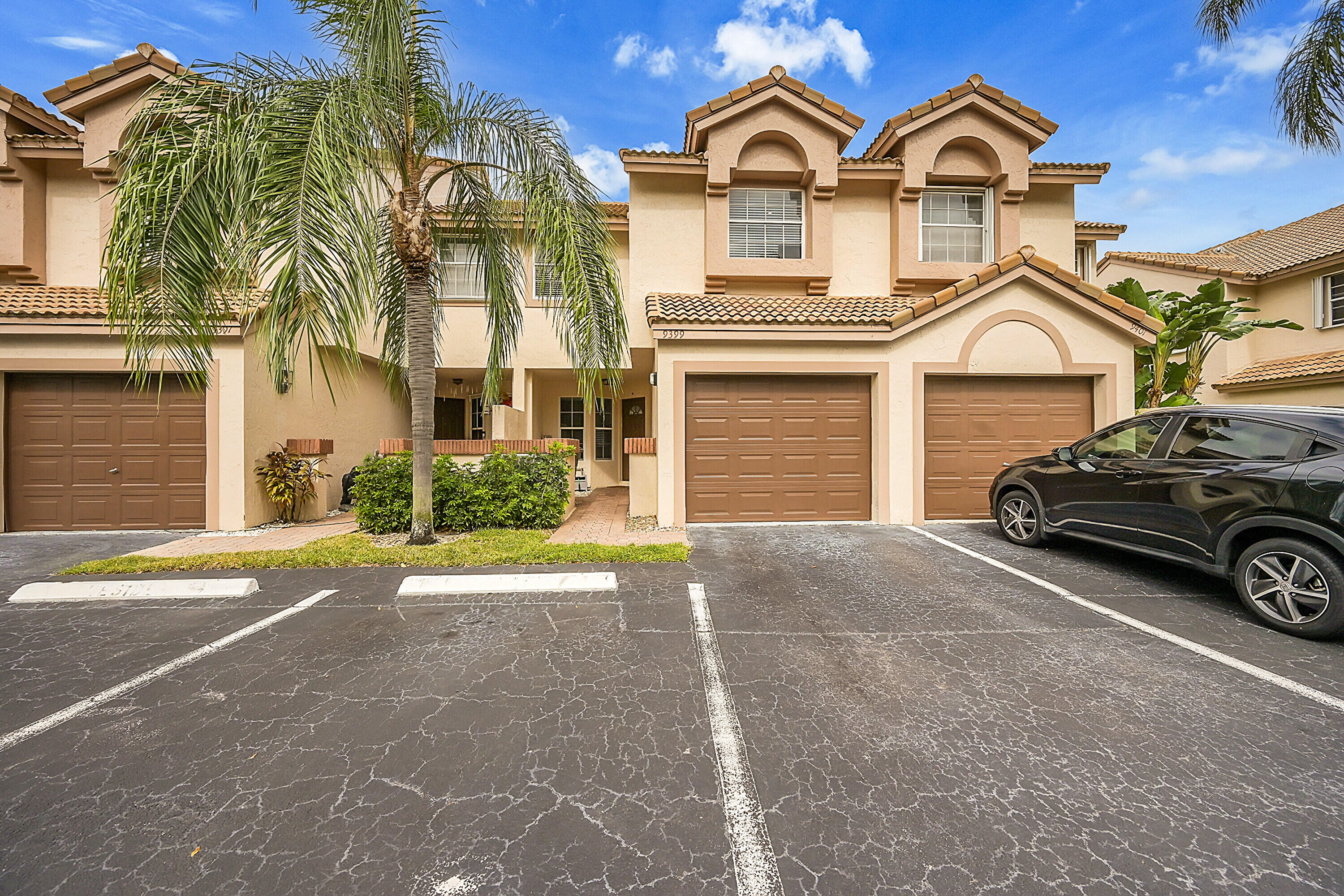 PLEASANT LAKES - Residential