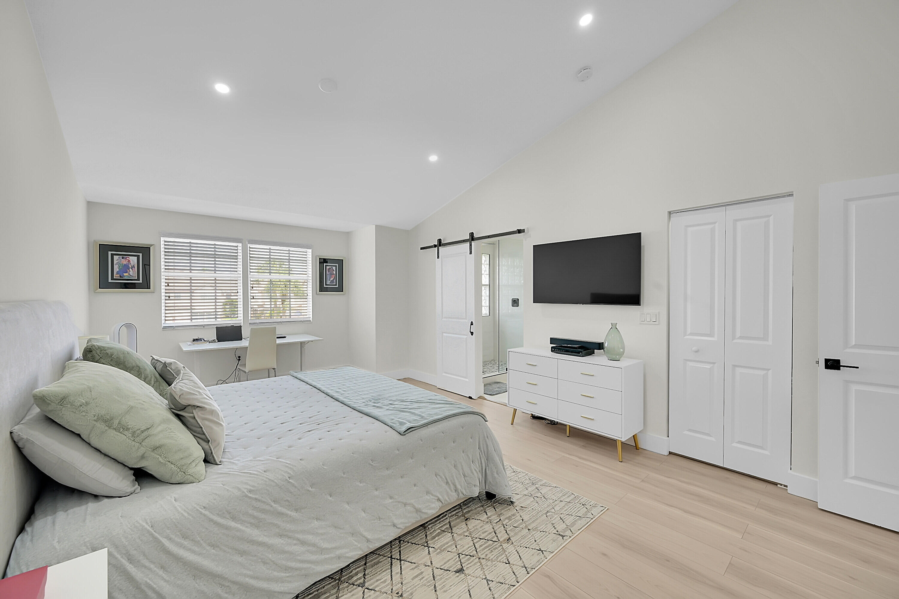 PLEASANT LAKES - Residential