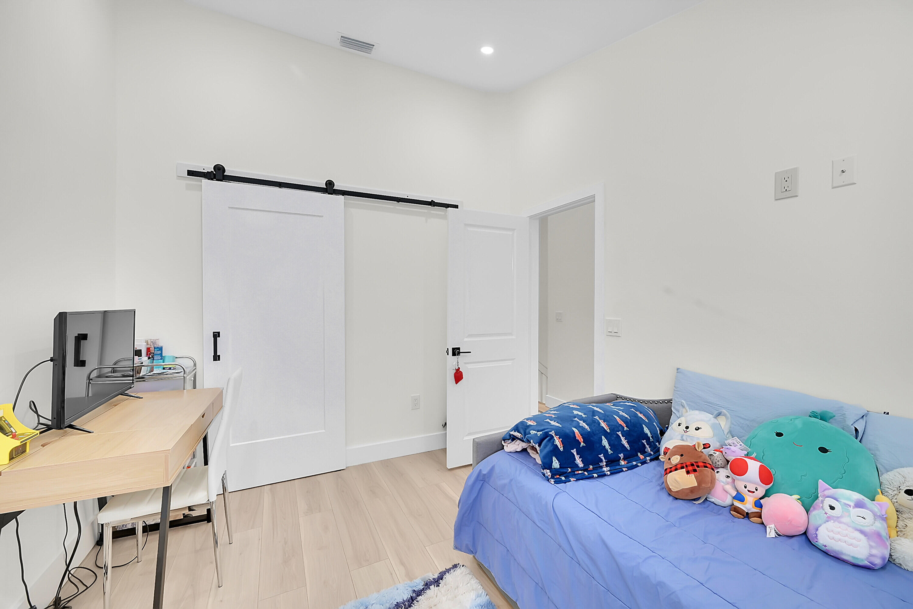 PLEASANT LAKES - Residential