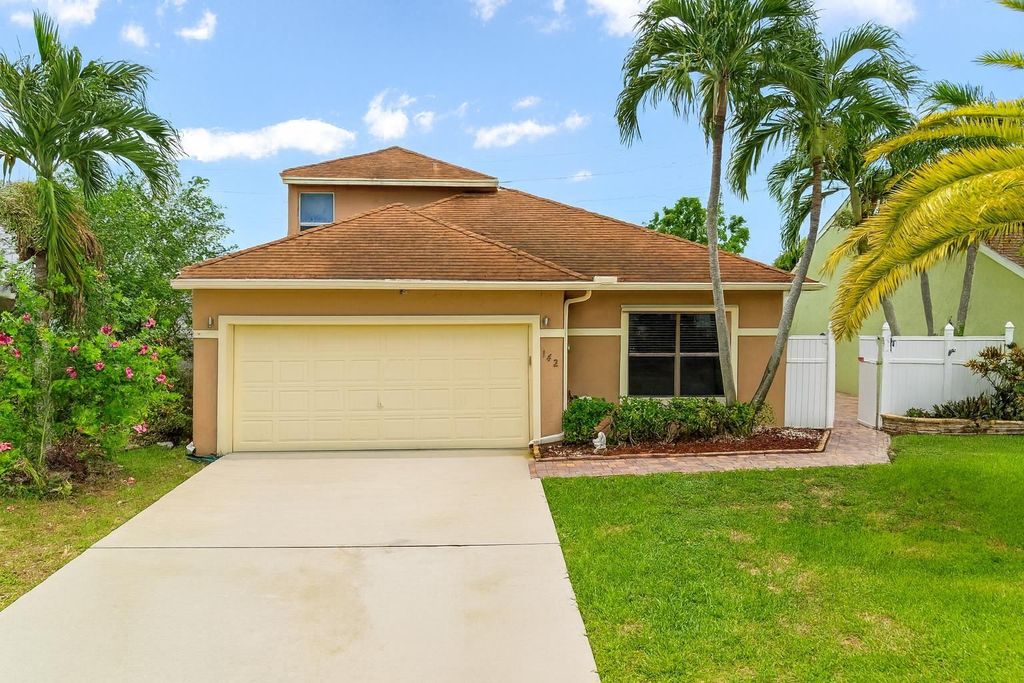 Photo of 142 Tara Lakes Drive, Boynton Beach, FL 33436 (MLS # F10526729)