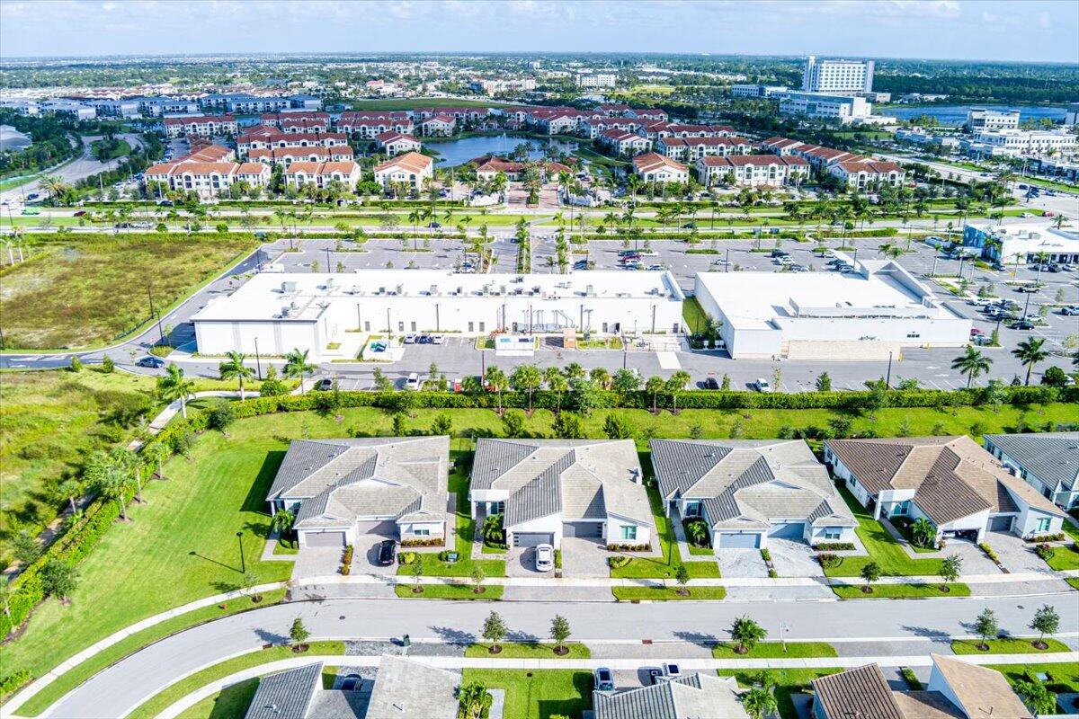 TELARO AT SOUTHERN GROVE - Residential