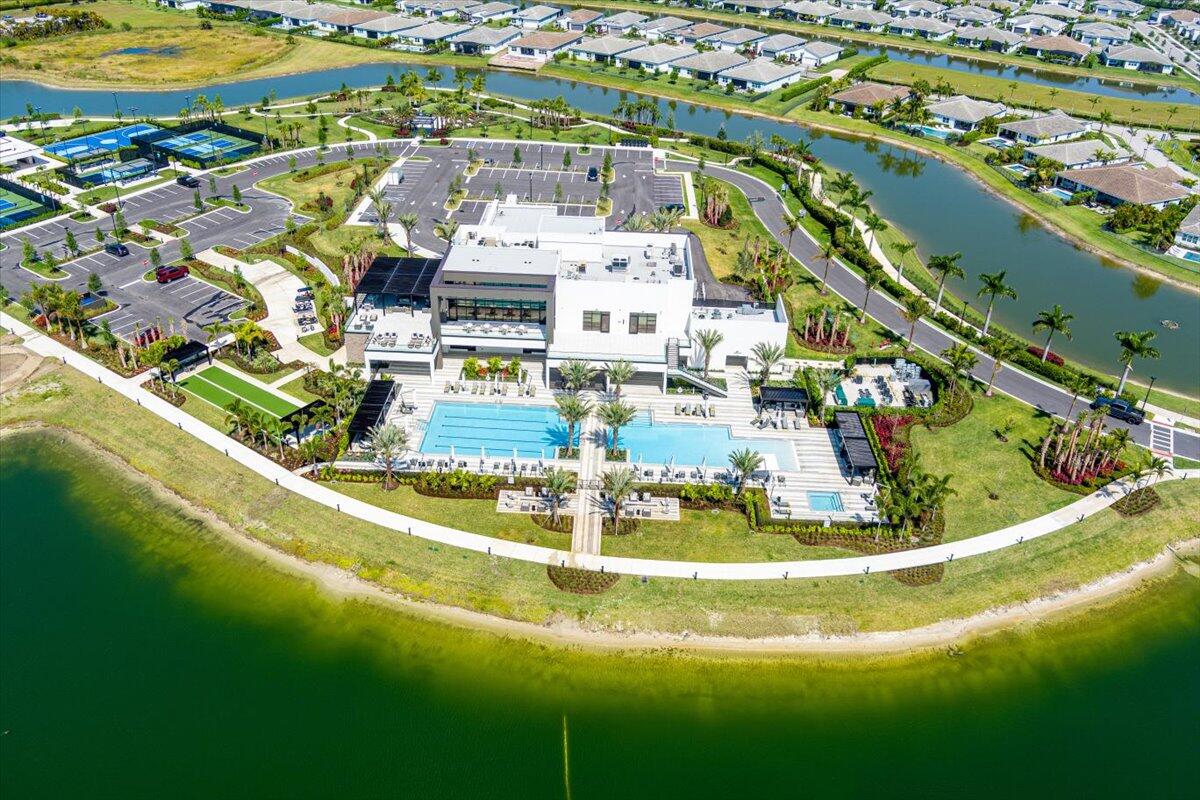 TELARO AT SOUTHERN GROVE - Residential