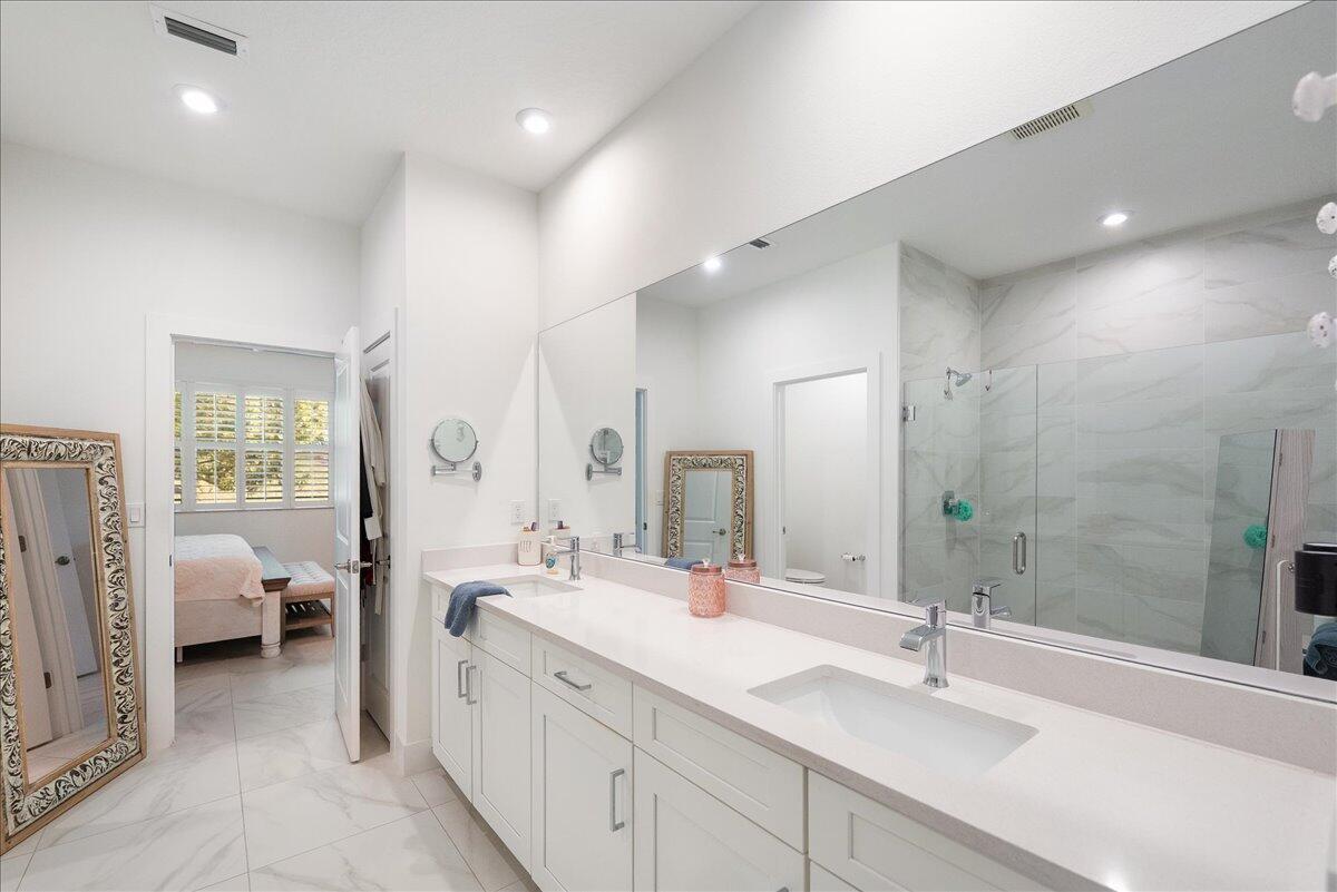 TELARO AT SOUTHERN GROVE - Residential