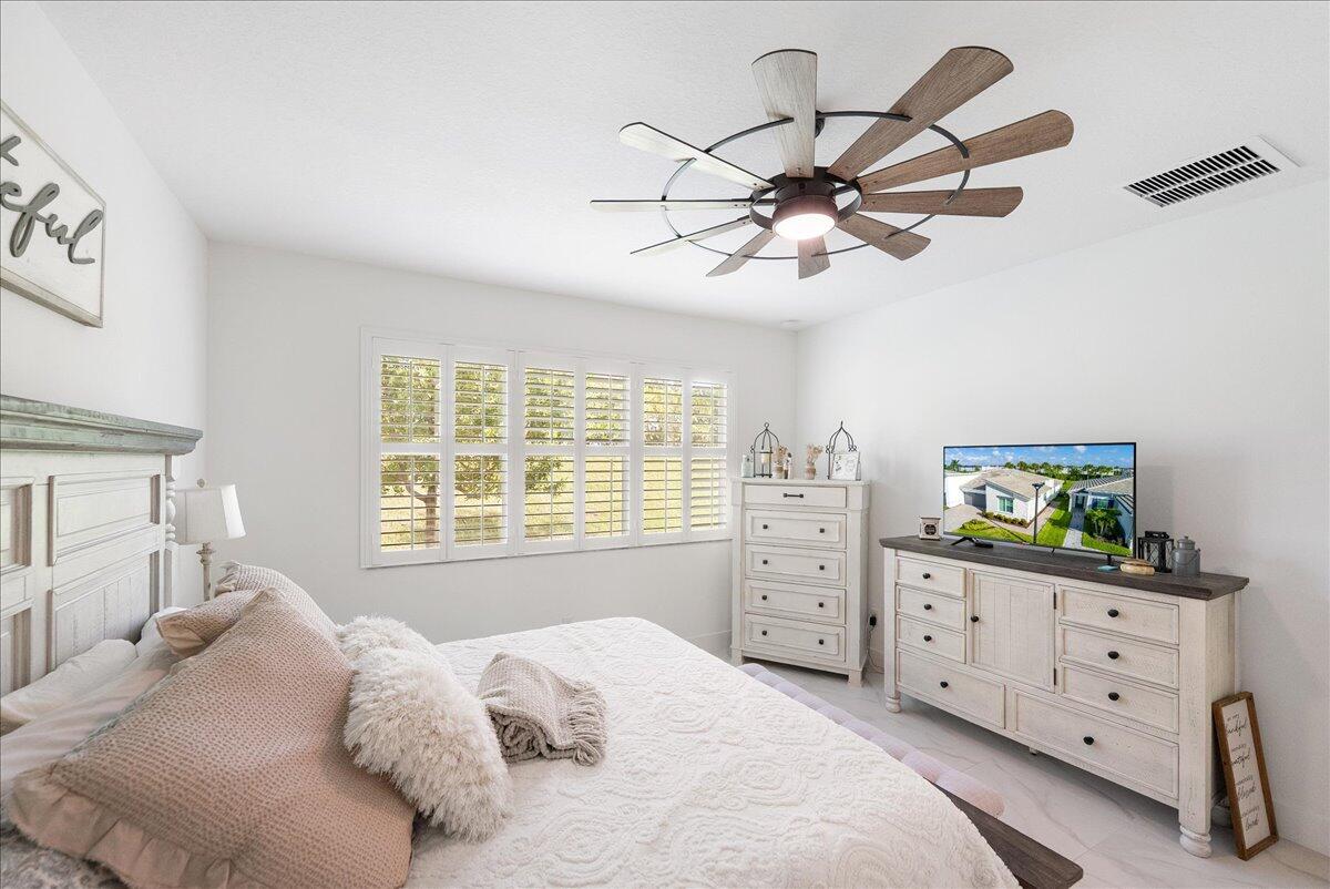 TELARO AT SOUTHERN GROVE - Residential