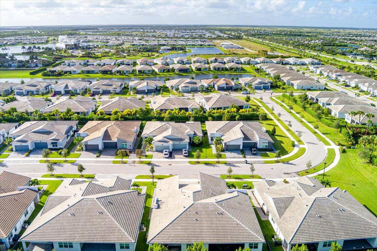 TELARO AT SOUTHERN GROVE - Residential