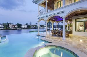 Tropic Isle - Residential