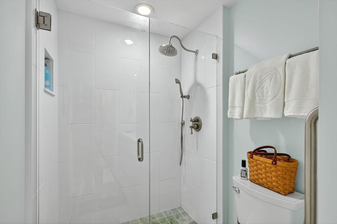 ADMIRALTY CONDO - Residential