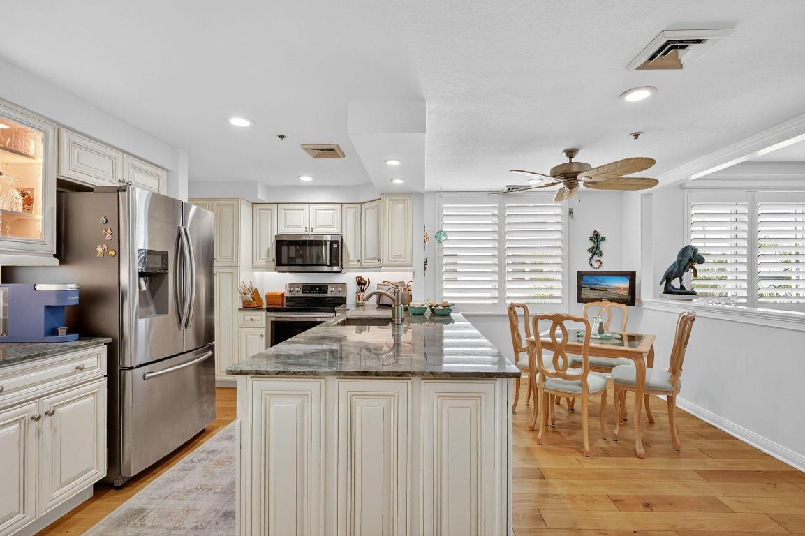 ADMIRALTY CONDO - Residential