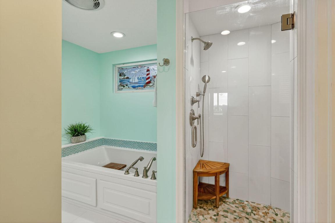 ADMIRALTY CONDO - Residential